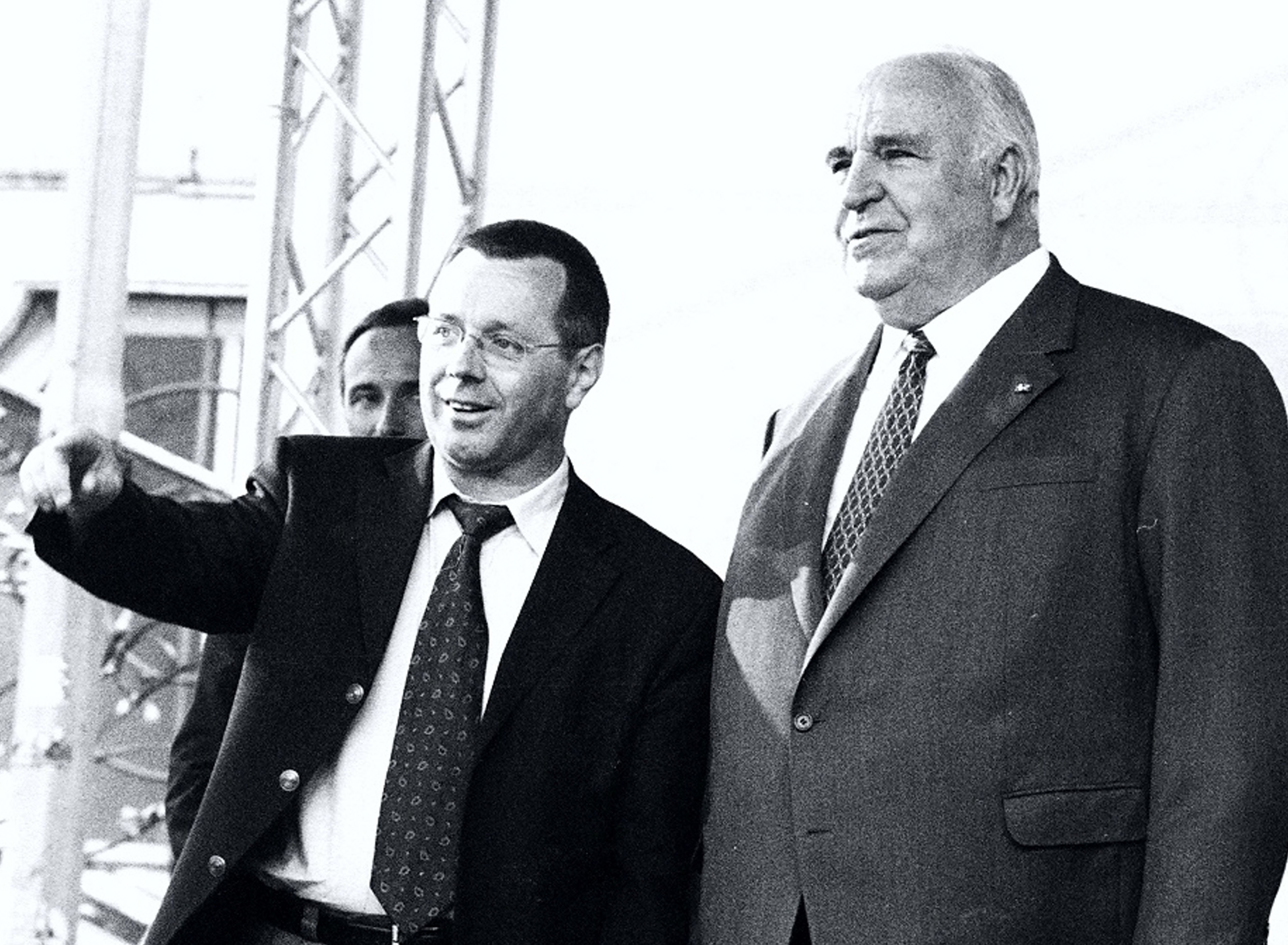 Stephan Eisel und Helmut Kohl 1990 auf dem Bonner Marktplatz
